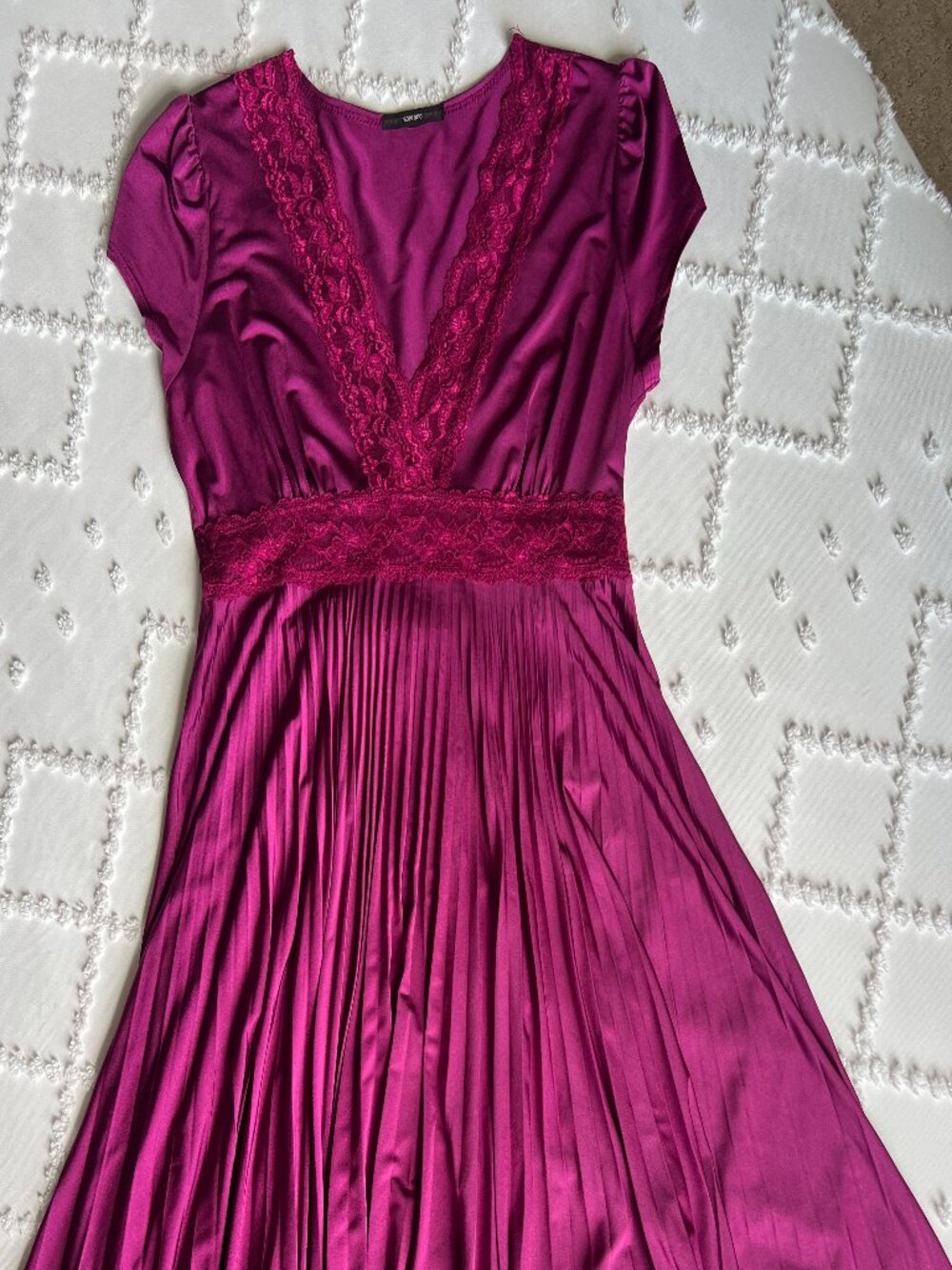 Y2K Soprano Magenta Accordion Pleat Retro Fit & Flare Dress SIZE LARGE - Picture 2 of 14